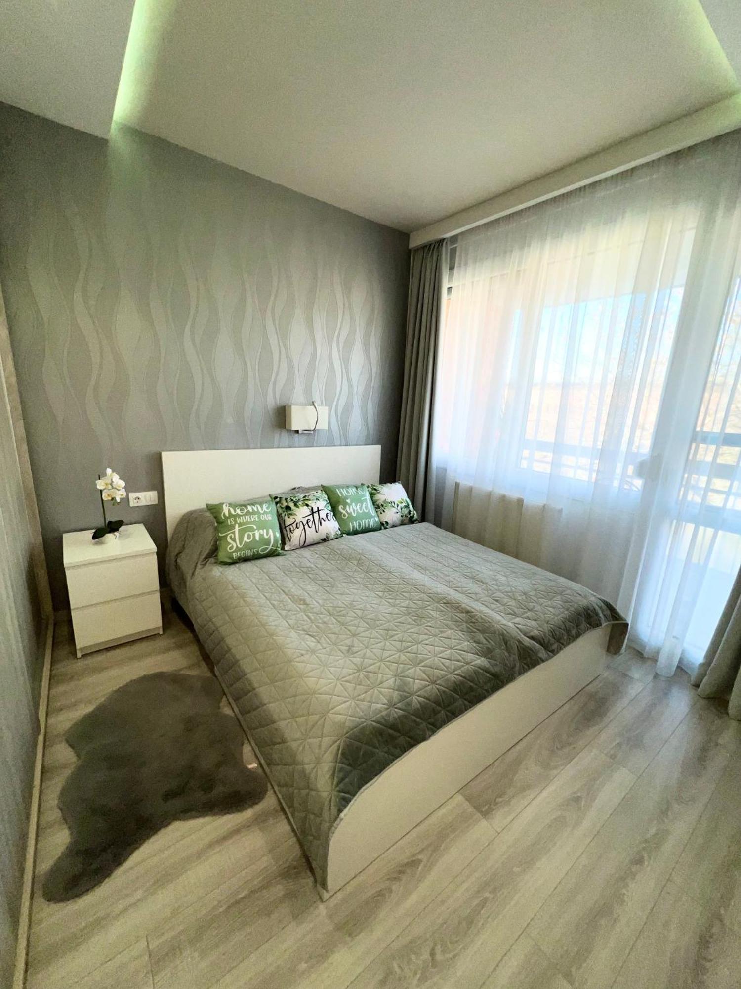Downtown Dream Apartmans Сегед Екстериор снимка